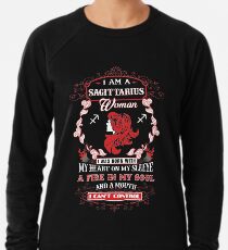 Schützefrau mit meinem Herzen auf meinem Ärmel ein Feuer in meiner Seele und in einem Mund Leichter Pullover