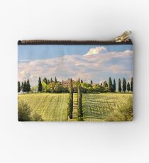 The villa Studio Pouch
