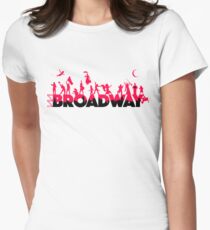 Eine Feier des Broadway Tailliertes T-Shirt für Frauen
