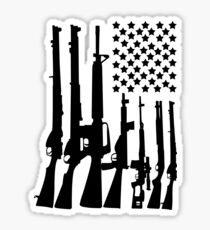 Grand drapeau américain avec mitrailleuses noir Sticker