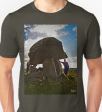 Kilclooney Dolmen, County Donegal Unisex T-Shirt