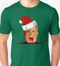 Home Alone Santa Hat T-Shirt: Macaulay Culkin Christmas Holiday Unisex T-Shirt