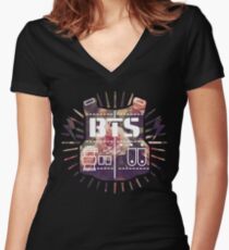 BTS Tailliertes T-Shirt mit V-Ausschnitt