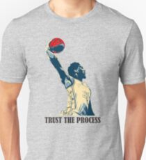 Camiseta ajustada embiid confía en el proceso