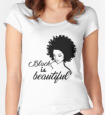 Camiseta entallada de cuello ancho Negro es hermoso
