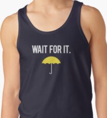 Warte darauf. Tank Top