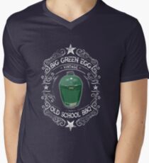 Big Green Egg Vintage Old School BBQ Men's V-Neck T-Shirt