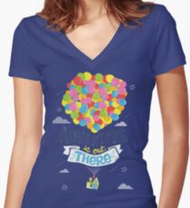Camiseta entallada de cuello en V La aventura está ahí fuera