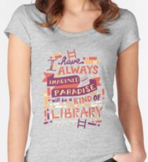 Camiseta entallada de cuello ancho Biblioteca