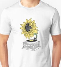 Singing in the sun Unisex T-Shirt