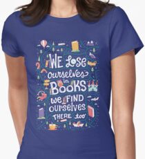 Lose ourselves in books Women's Fitted T-Shirt