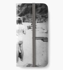 Beach babes iPhone Wallet/Case/Skin