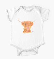 SCOTTISH HOCHLAND COW 'FERGUS' von Shirley MacArthur Baby Body Kurzarm