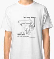 Mit den anderen riesigen afrikanischen Affen Classic T-Shirt