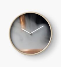 Copper pipe with steam Uhr