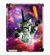 Mais-Hundekatze im Raum iPad-Hülle & Klebefolie