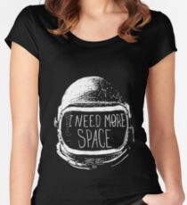 Camiseta entallada de cuello redondo I Need More Space