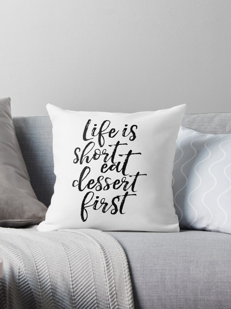 ‘Das Leben ist kurz Essen Dessert zuerst, lustige Poster, Küche Wandkunst, Küche Zeichen, Zitat Drucke, Typografie Poster’ Dekokissen by Alex ... ‘Das Leben ist kurz Essen Dessert zuerst, lustige Poster, Küche Wandkunst, Küche Zeichen, Zitat Drucke, Typografie Poster’ Dekokissen by Alex ...