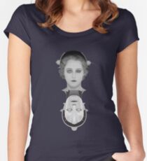 Metropolis Women's Fitted Scoop T-Shirt