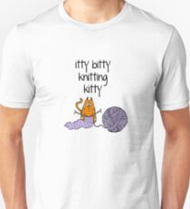Itty bitty knitting kitty Unisex T-Shirt