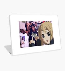 Vinilo para portátil Mugi y su nuevo Escuadrón - ¡K-ON!