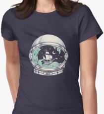 Raumschiff Tailliertes T-Shirt für Frauen