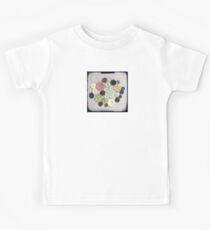 Buttons - ttv photograph Kids Tee