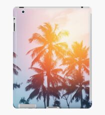 Strandsonnenuntergang an der Küstenlinie iPad-Hülle & Klebefolie