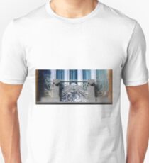 time doesn´t wait. Unisex T-Shirt