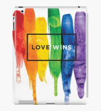 Vinilo o funda para iPad Acuarela LGBT Love gana tipografía Rainbow Paint tipográfico