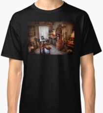 Dentist - Dental workout room Classic T-Shirt