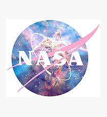 Lámina fotográfica Pastel Nebula Nasa Logotipo