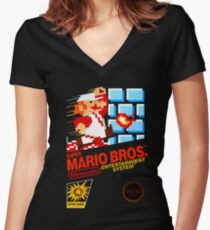 Camiseta entallada de cuello en V Mario