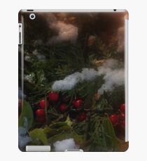 Snowy Christmas holly iPad Case/Skin