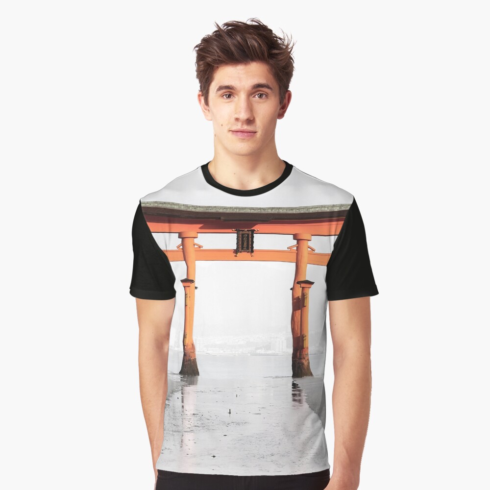 T-shirt graphique « Torii Japon»