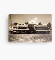 Lokomotive in der finnischen Winternacht (tk3 Zugmodell) Metalldruck