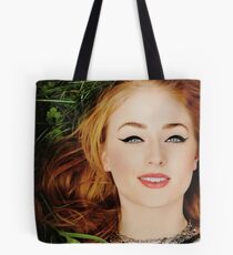 Celebrity: Sophie Turner Tote Bag