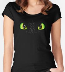 Toothless Women's Fitted Scoop T-Shirt