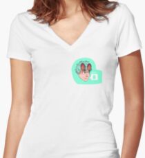 Camiseta entallada de cuello en V Awsten Knight- parques acuáticos