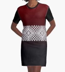 Rot-Schwarz-Weiß-Lettisch Lielvarde Gürtel Motiv T-Shirt Kleid