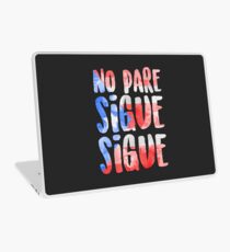 Keine Pare Sigue Sigue In den Höhen Laptop Skin