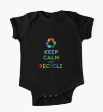 Ruhe bewahren und recyceln - dunkel Kurzärmeliger Einteiler