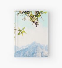 Cuaderno de tapa dura Flores de Apple y montañas