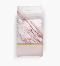 Alabaster Rosa & Gold auf Rouge Bettbezug