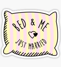 Bed & Me, Just Married Sticker