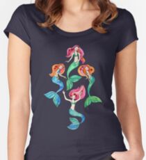 Fröhliche Meerjungfrauen im Aquarell Tailliertes Rundhals-Shirt