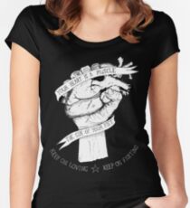 Camiseta entallada de cuello redondo Tu corazón es un reverso muscular