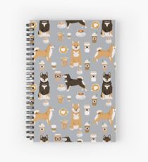 Shiba Inu Kaffee Hund Rasse Haustier freundlich Haustier Porträt Kaffee Muster Hunde von PetFriendly Spiralblock
