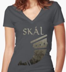 Vikings - Skal Women's Fitted V-Neck T-Shirt