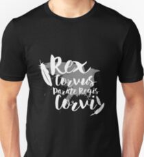 Camiseta ajustada Hacer camino para el rey del cuervo II